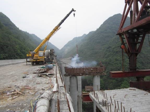畢都高速T1標最長橋梁下部結(jié)構(gòu)全部完成