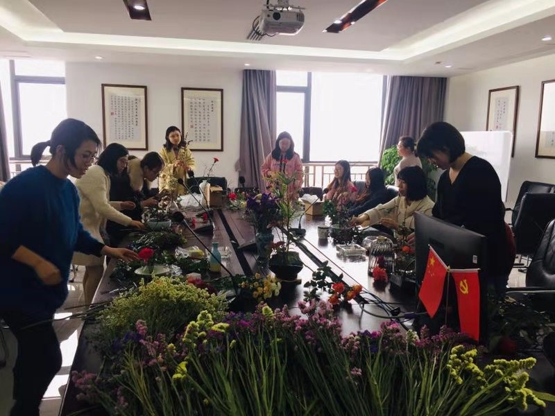 踏春、插花，把春天和詩意帶回家-------浙江公司全體女職工歡度國際三八婦女節(jié)插花活動記