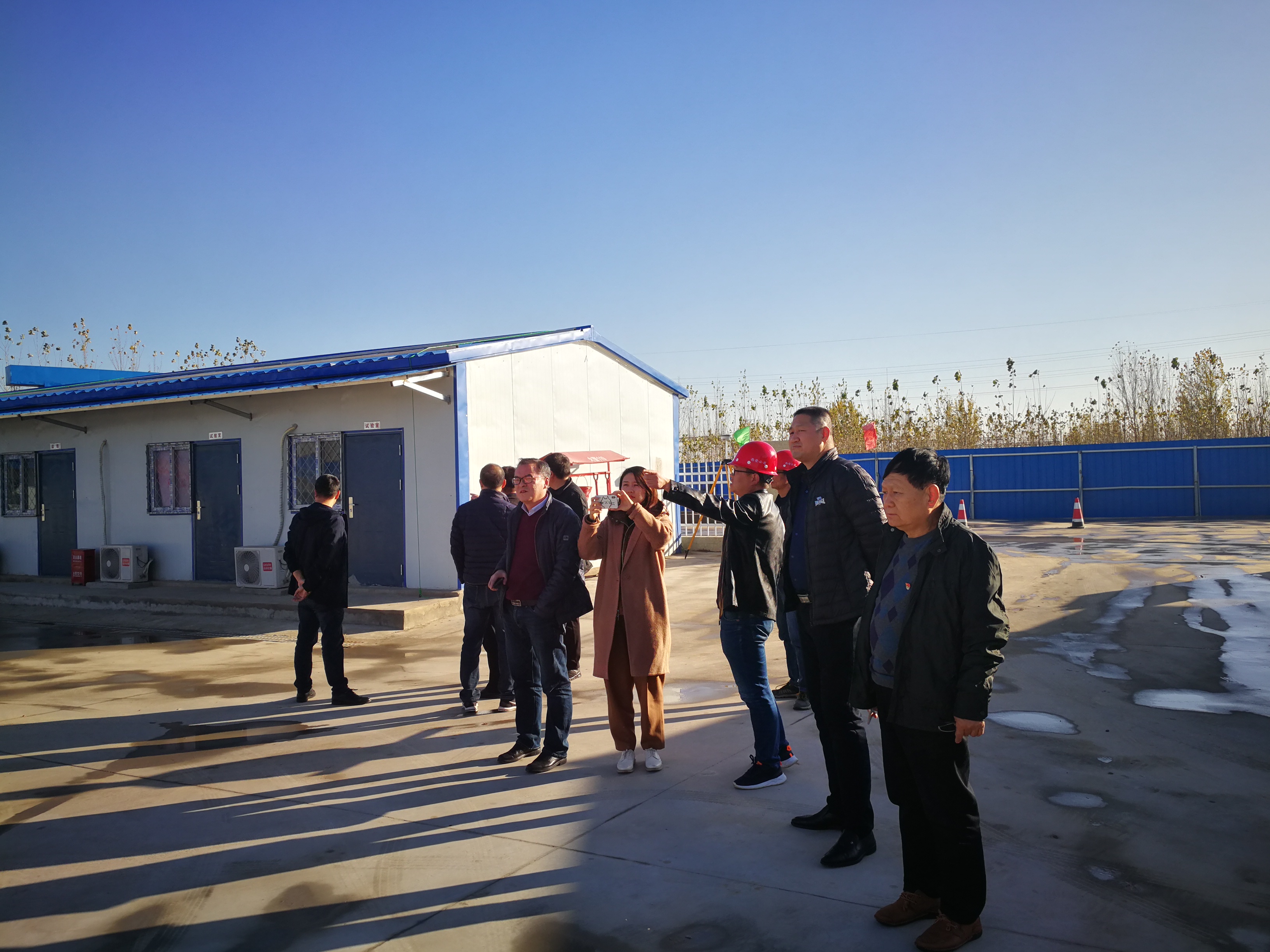 股份公司領(lǐng)導一行 到灤縣項目檢查指導工作