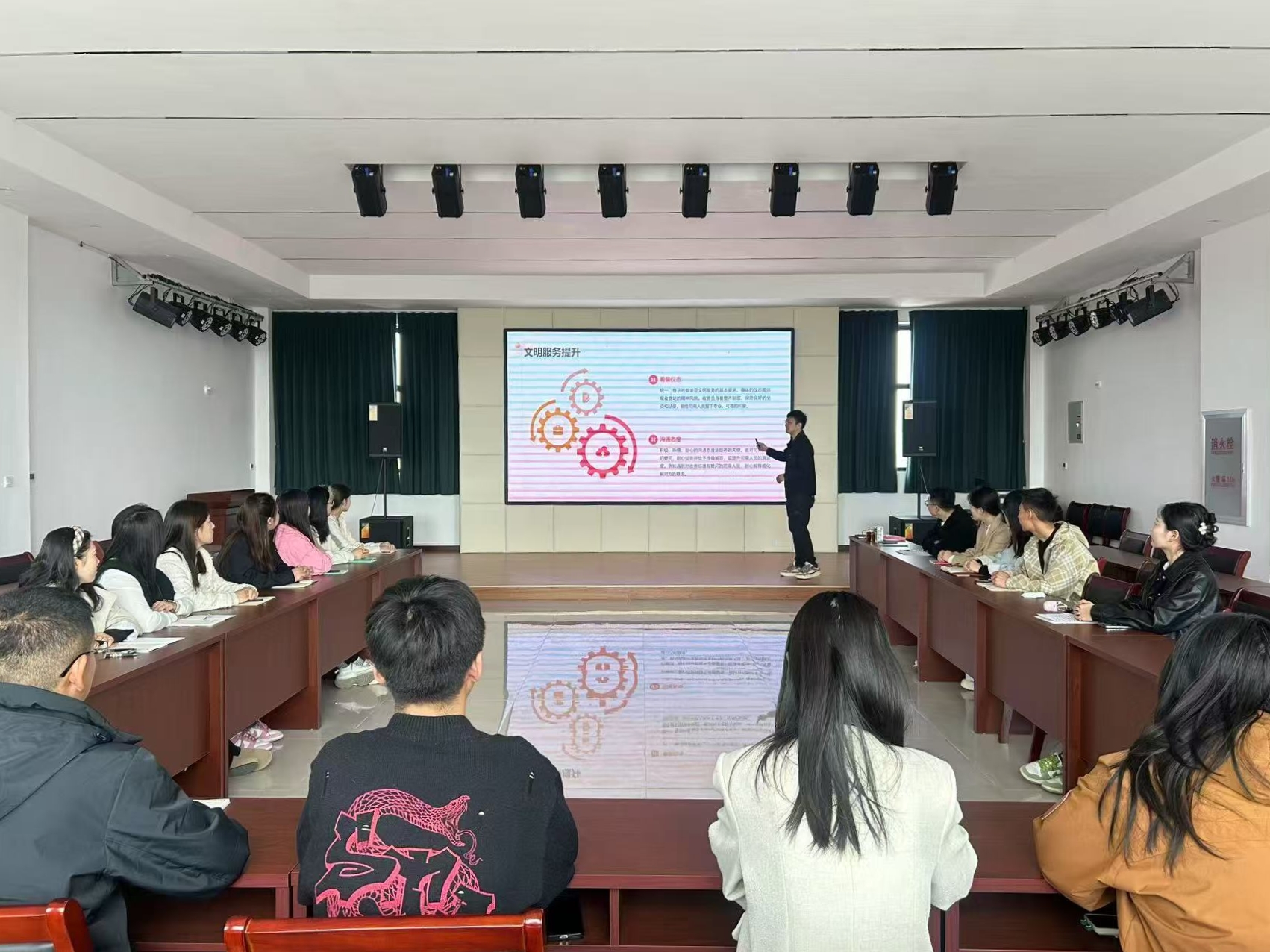 智慧賦能新征程，淬煉精兵展新貌——灤州收費站2025年春訓圓滿收官